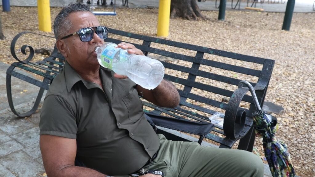 Santo Domingo busca aire entre el calor, los parques y los apagones