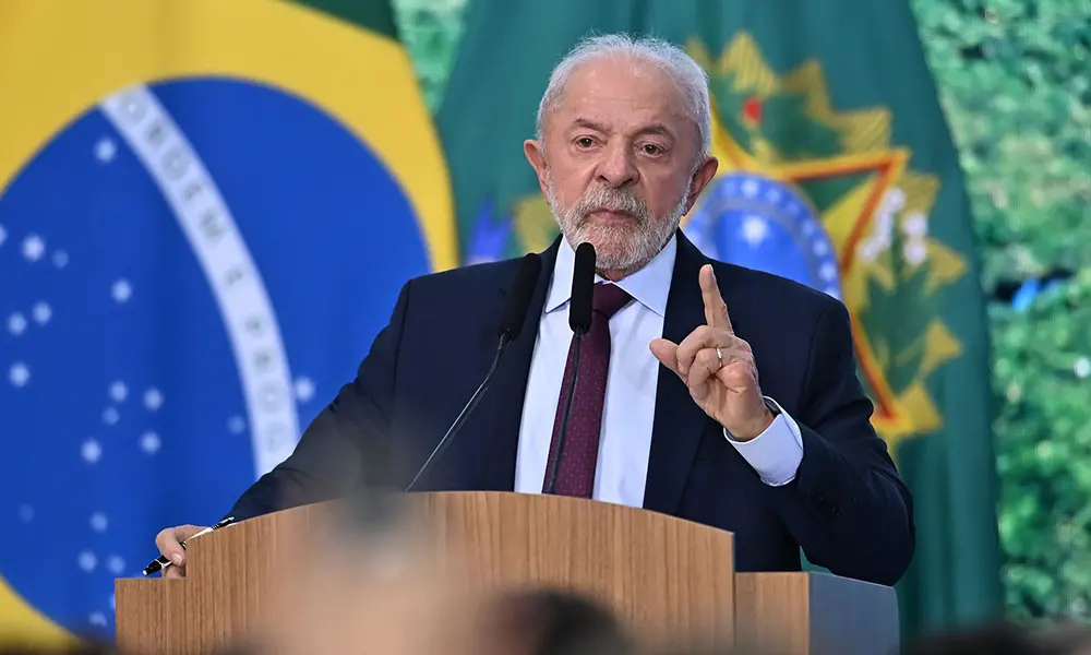 Lula espera la explicación de Trump y Brasil se prepara para responder al arancel del 25 %