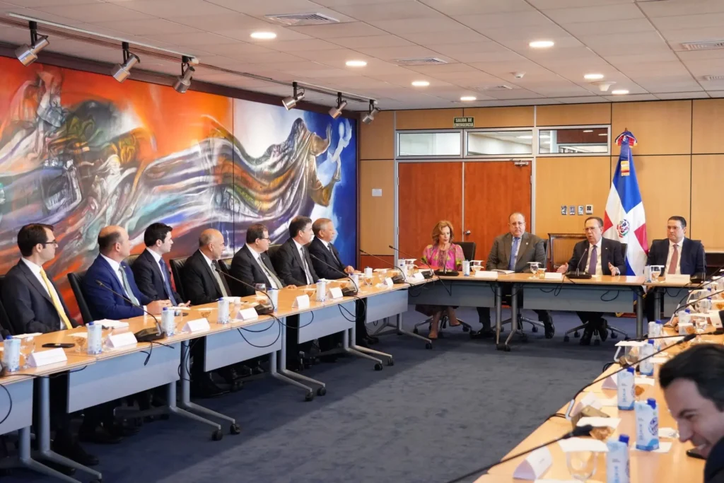 Gobierno, Banco Central y banca privada analizan el impacto del conflicto en Oriente Medio sobre la economía dominicana