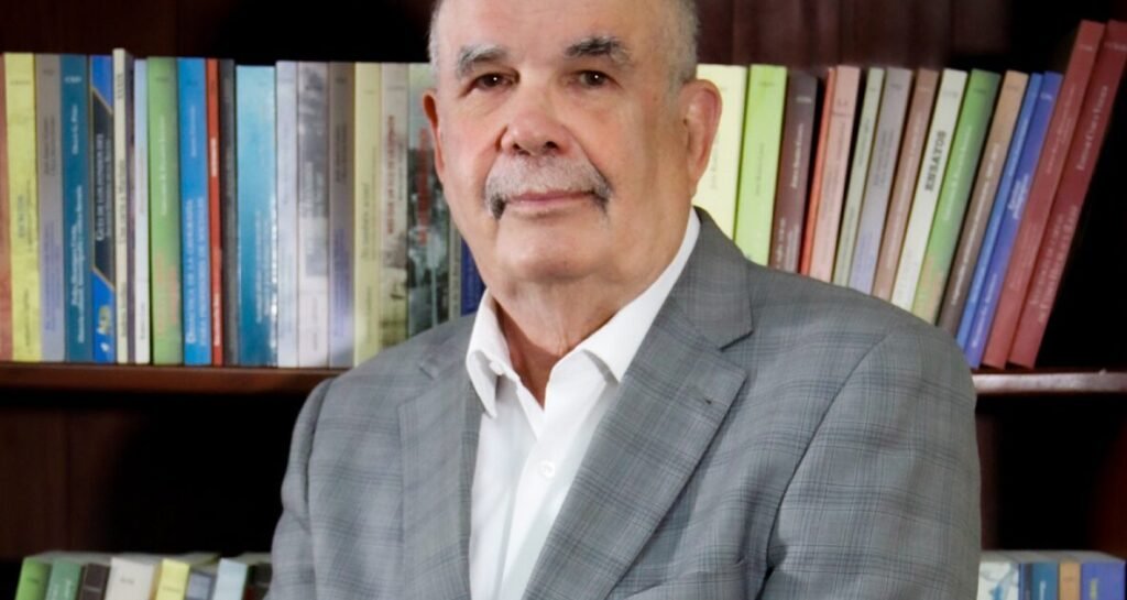 Respuesta de Cassá a la ADP expone nueva disputa sobre los libros oficiales de Sociales