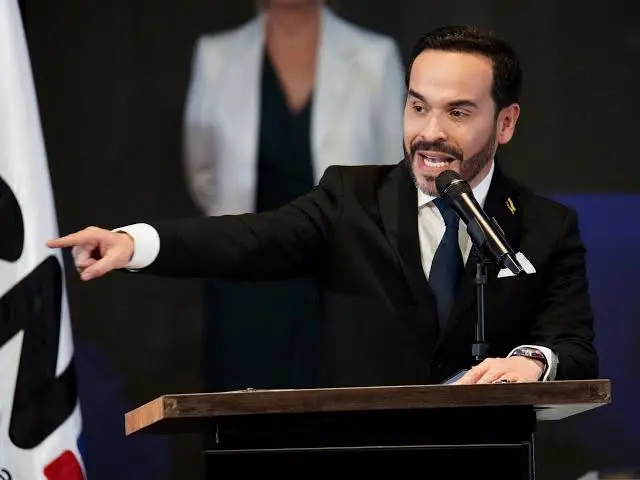 Oposición alista concentraciones por la investidura de De la Espriella en Bogotá, Cali y Barranquilla
