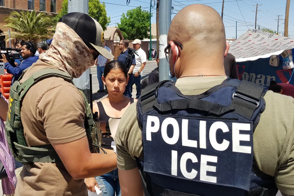 Casi 50,000 detenciones en julio exponen la brecha entre la presión de Trump y los resultados de ICE