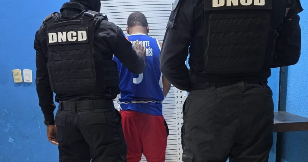 Arrestan en Santo Domingo Oeste a Ramón Martínez, reclamado por Puerto Rico, y el caso reaviva la presión sobre el control institucional