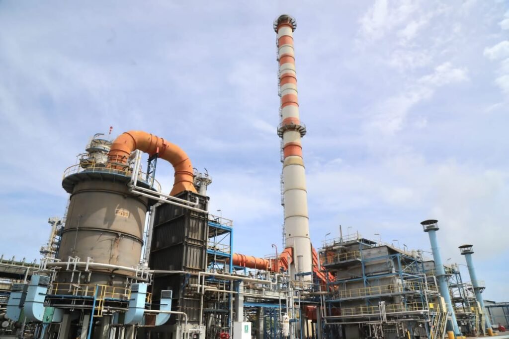 Aumenta la factura importadora: materias primas y petróleo presionan el cuadro económico en el primer semestre