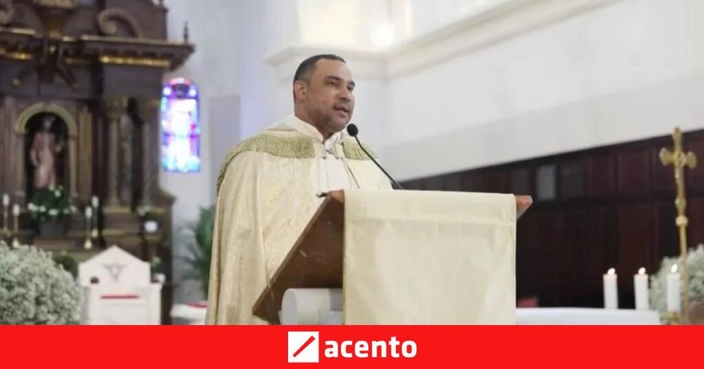 Ante funcionarios del Gobierno, sacerdote alerta que renovar el país exige enfrentar corrupción, abuso de poder e impunidad