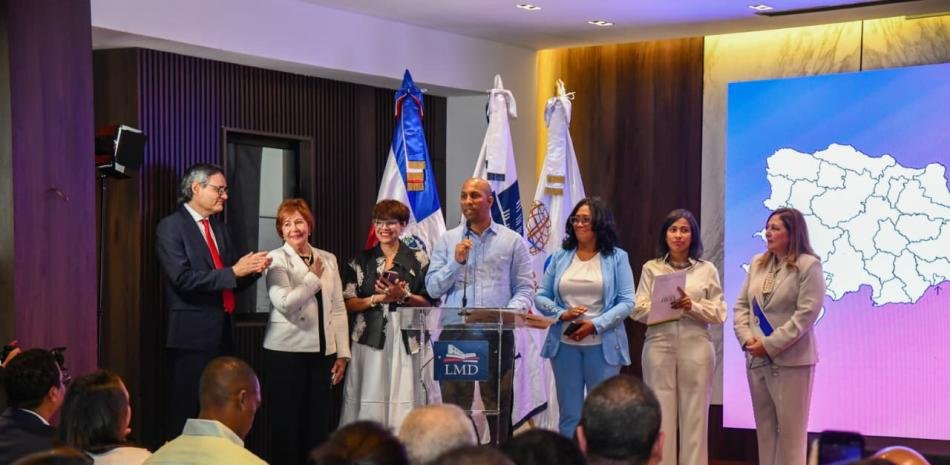 LMD impulsa becas y posgrados para municipios y reconoce rezagos en la gestión local