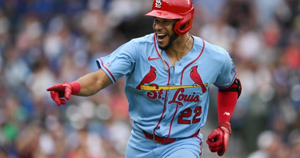 Joshua Báez hace historia con tres jonrones en su primer juego de MLB y expone el contraste entre el talento y la gestión pública