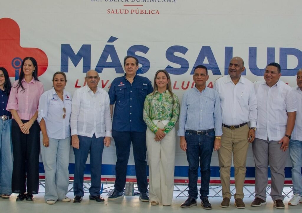 Salud Pública despliega jornada gratuita en Mao y vuelve a exponer la dependencia de operativos temporales