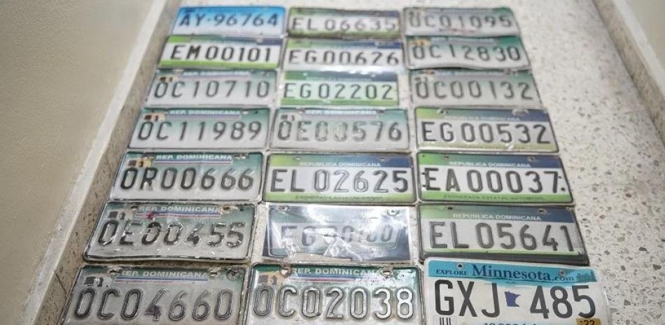 Placa oficial en un choque reaviva el control sobre 33,206 registros estatales