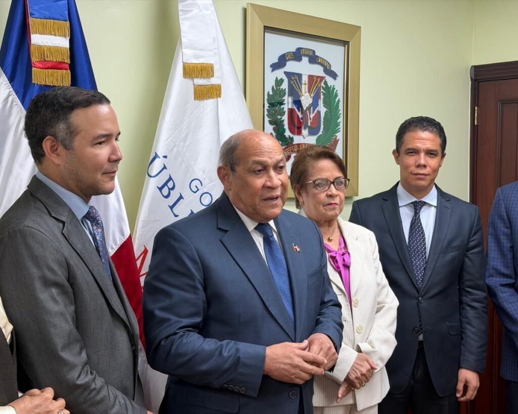 Avanza la evaluación del Instituto Juan Bosch, pero el MESCyT deja el aval final en manos de otra revisión