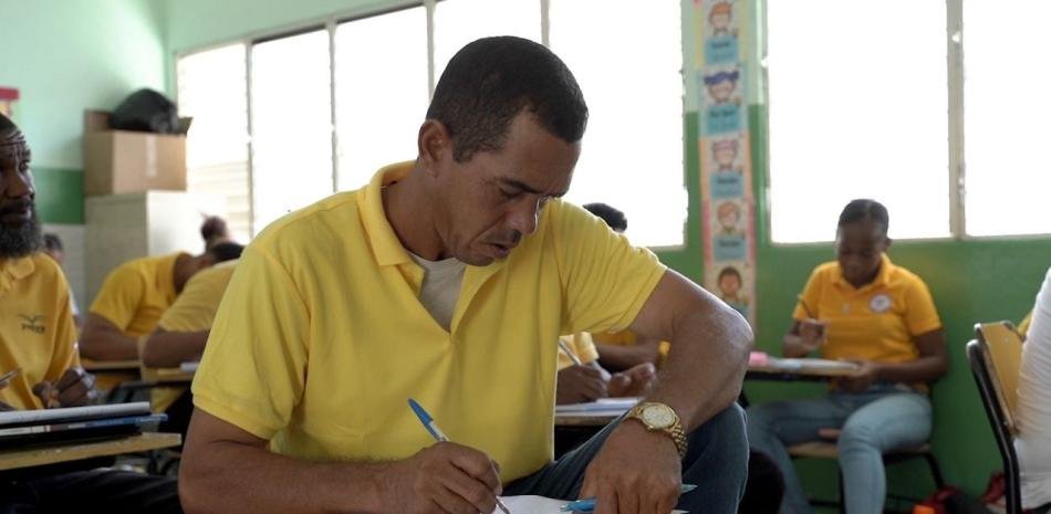 Fines de semana y una vieja tarea pendiente del sistema educativo
