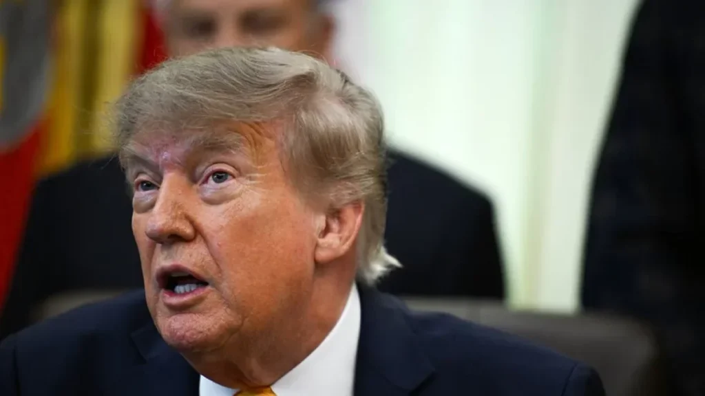 Trump eleva la presión sobre la Fed con amenazas comerciales y reabre la alerta sobre el uso del poder