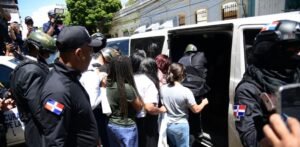 Bajo fuerte custodia, imputados de Senasa 2.0-A son llevados a la Procuraduría en un nuevo foco sobre la gestión y los controles públicos