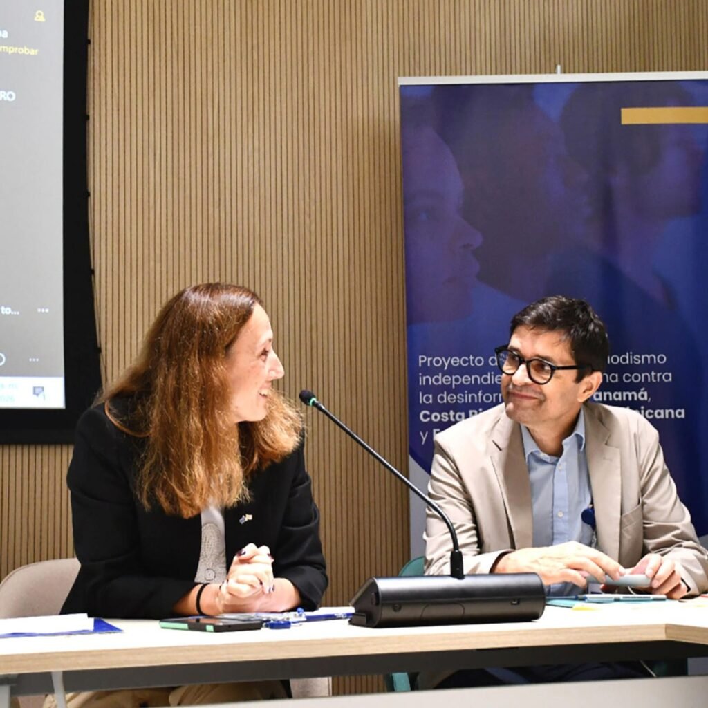 Expertos alertan sobre vacío de debate ante el alto uso de redes sociales en jóvenes de Latinoamérica