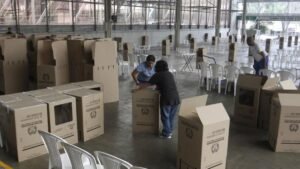 Oclotiranía: el poder que conserva formas democráticas y obliga a reforzar la vigilancia