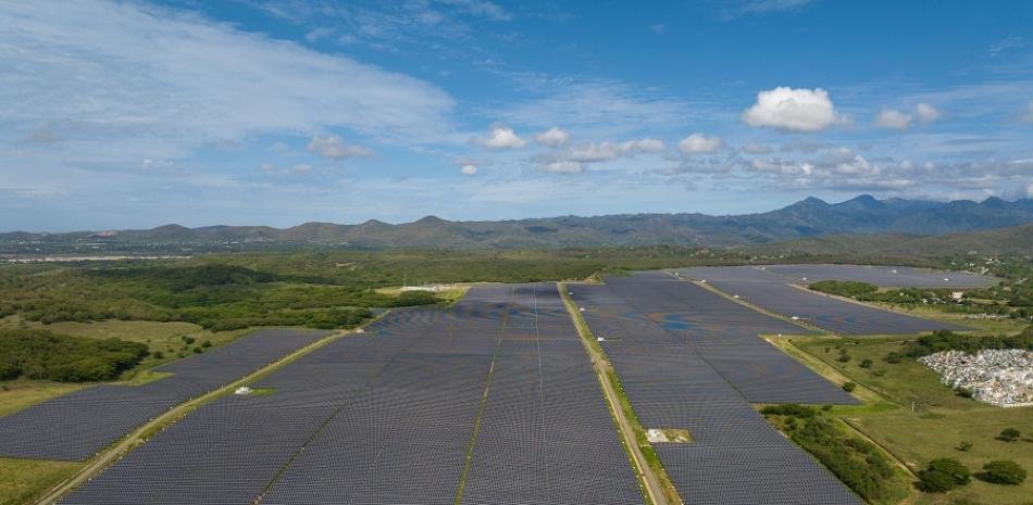 El Senado avala un proyecto para exigir energías renovables en obras públicas y edificios estatales