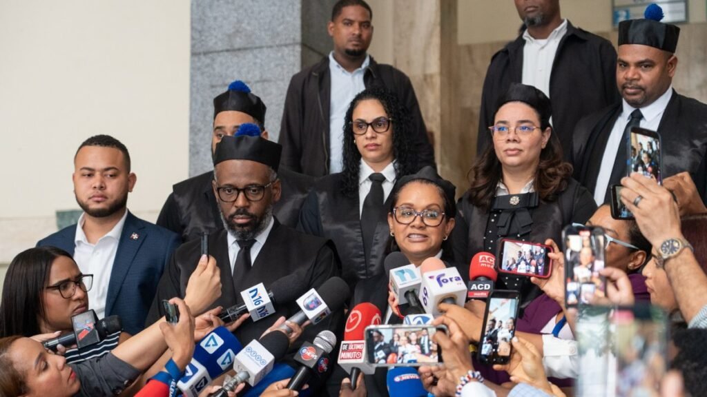 Caso SeNaSa escala a 26 arrestados y expone nuevas preguntas sobre control del seguro público