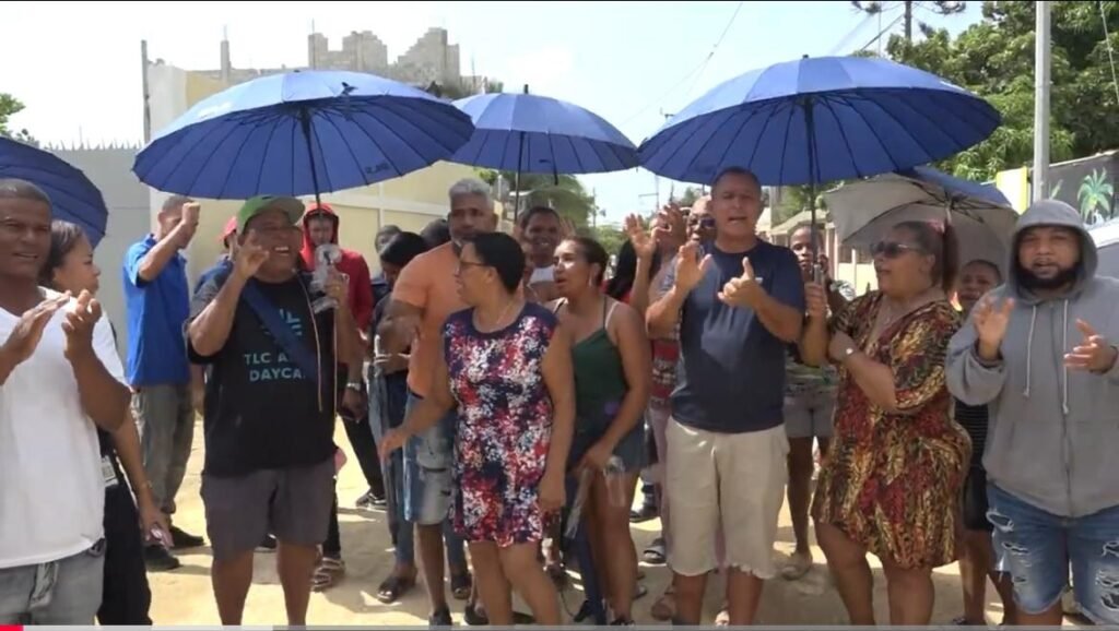 Protesta en La Ureña expone 20 años de abandono vial y eleva presión sobre el Gobierno y la alcaldía de SDE