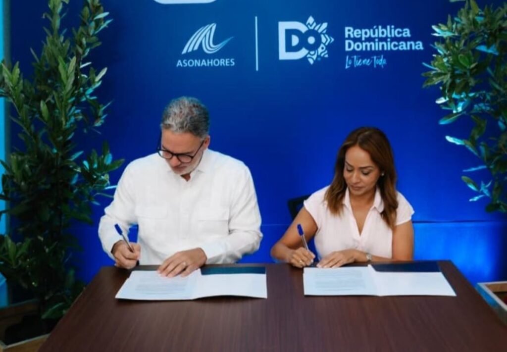 AIRD y Asonahores sellan un acuerdo para encarar la gestión de residuos del turismo