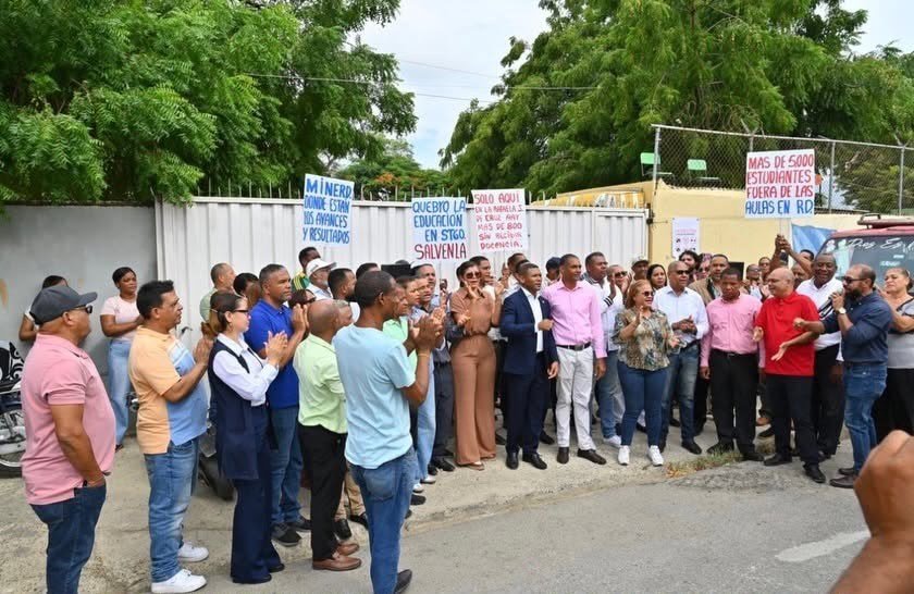 FP exige emergencia educativa en Santiago y presiona al Gobierno por escuelas paralizadas y aulas sin respuesta