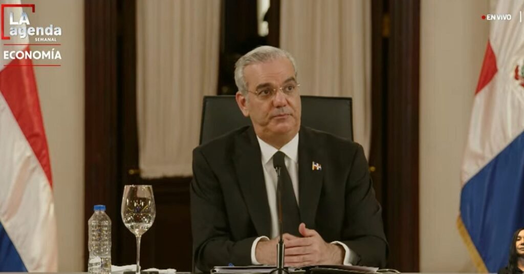 Abinader pone la mira en las provincias y defiende con cifras la inversión pública