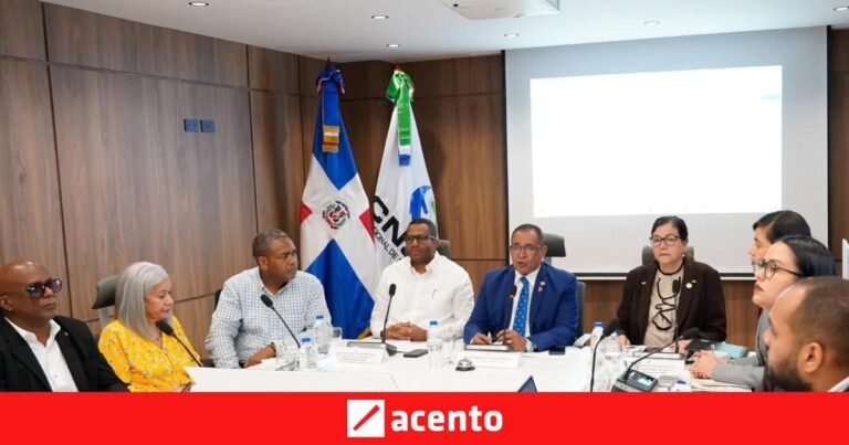 Sigue sin definirse el fondo de alto costo del CNSS mientras avanza la discusión