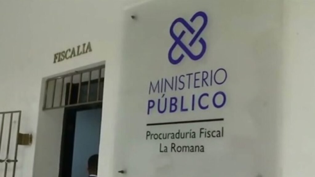 Tres arrestos en La Romana por una presunta estafa de más de RD$85 millones vuelven a poner la lupa sobre los controles financieros