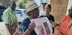 Protesta frente a la embajada rusa expone reclamos de familias dominicanas por hijos atrapados en la guerra